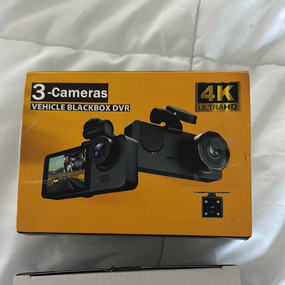 4K Ultra HD Vehicle Blackbox DVR with 3 Cameras